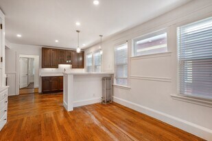 158 South St, Unit #1 in Boston, MA - Building Photo
