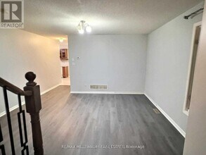 17 Manitoba Pl in Brampton, ON - Building Photo - Building Photo
