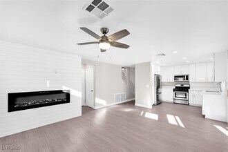 10213 Anoka Ave in Las Vegas, NV - Building Photo - Building Photo