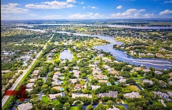 18265 SE Ridgeview Dr in Jupiter, FL - Building Photo - Building Photo