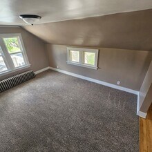 1014 S 25th St, Unit 1014 S 25th St. Upper #1 in Manitowoc, WI - Foto de edificio - Building Photo