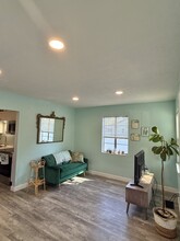 2356 38th St S in St. Petersburg, FL - Foto de edificio - Building Photo