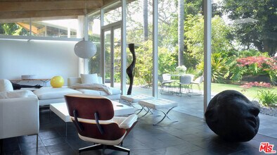 15146 Mulholland Dr in Los Angeles, CA - Building Photo - Building Photo