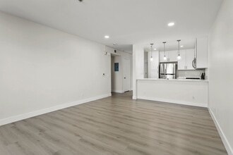 450 E 4th St in Santa Ana, CA - Building Photo - Building Photo