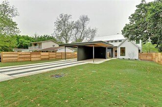 3300 S 5th St in Austin, TX - Building Photo - Building Photo
