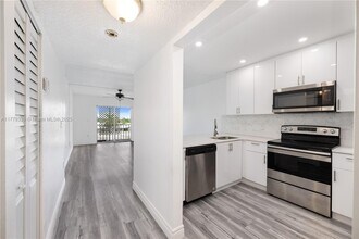 16750 NE 10th Ave in North Miami Beach, FL - Building Photo - Building Photo