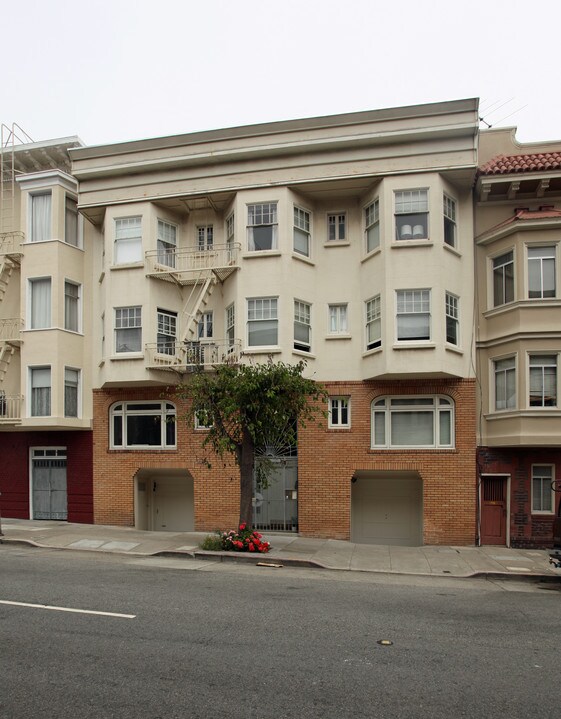 1740 Washington St in San Francisco, CA - Building Photo