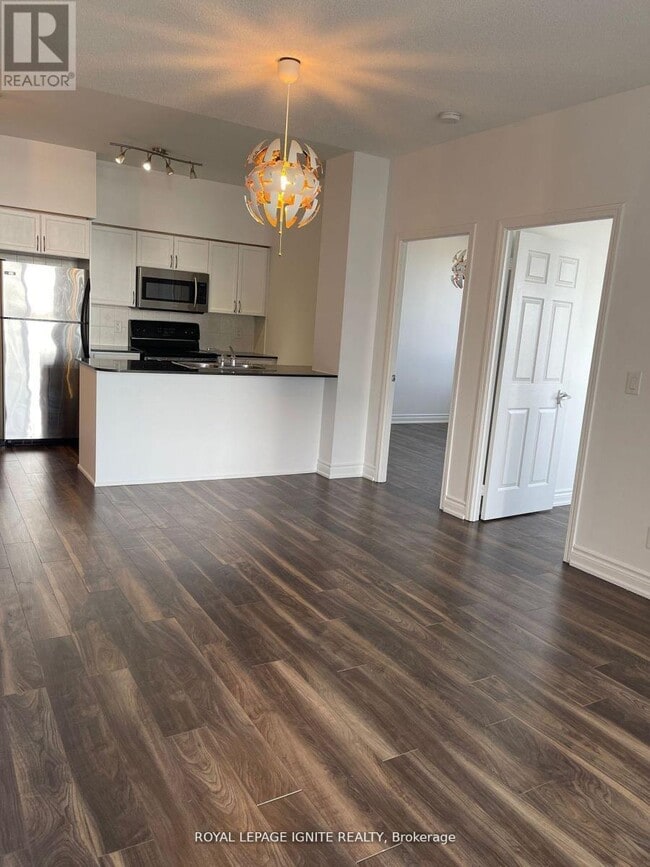 388 Prince of Wales Dr in Mississauga, ON - Building Photo - Building Photo