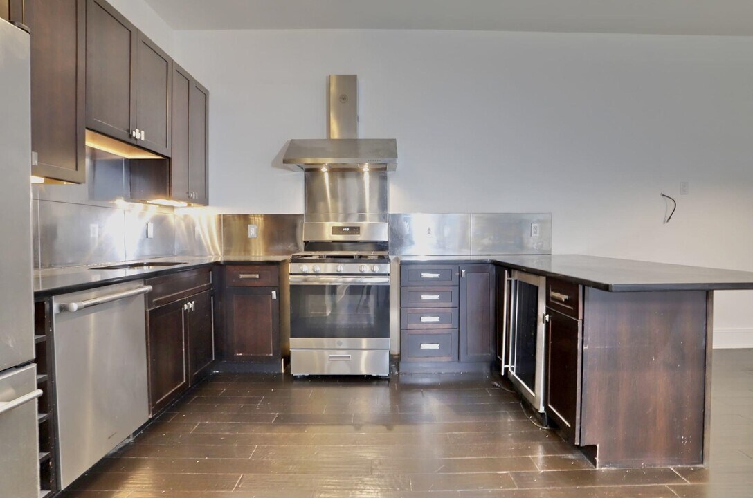 115 Sherman Ave in Jersey City, NJ - Building Photo