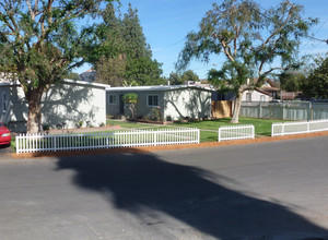 411 W Olive Ave in La Habra, CA - Building Photo - Other