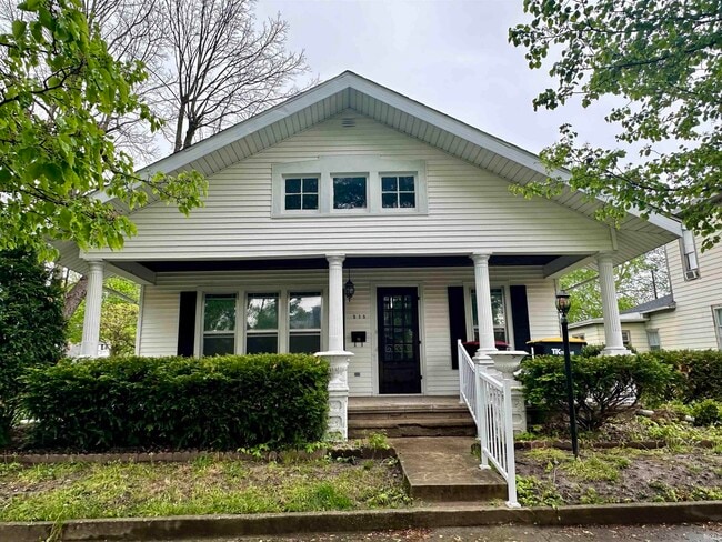 property at 515 E Monroe St