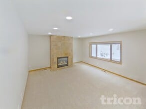 2303 Leyland Cir in Woodbury, MN - Building Photo - Building Photo