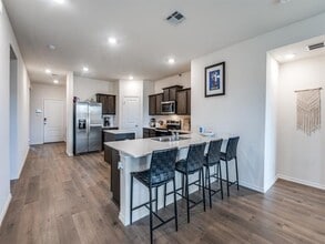 6428 Shoreline Ln in Princeton, TX - Foto de edificio - Building Photo