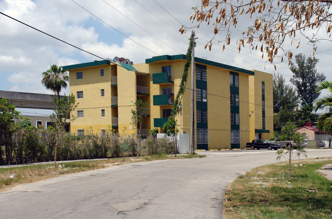 Spring Garden 24 in Miami, FL - Building Photo