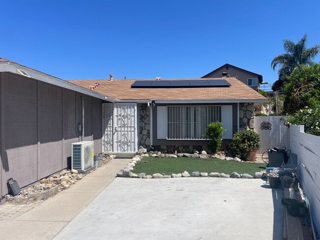 property at 913 Arrecife Ct