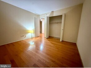 9531 Burdett Rd in Burke, VA - Building Photo - Building Photo