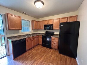 22 Half Moon Dr in Swannanoa, NC - Foto de edificio - Building Photo