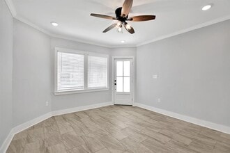 1604 Avenue L in Galveston, TX - Foto de edificio - Building Photo