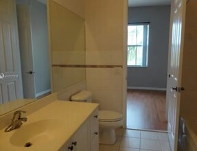 4404 SW 160th Ave, Unit 823 in Miramar, FL - Building Photo - Building Photo