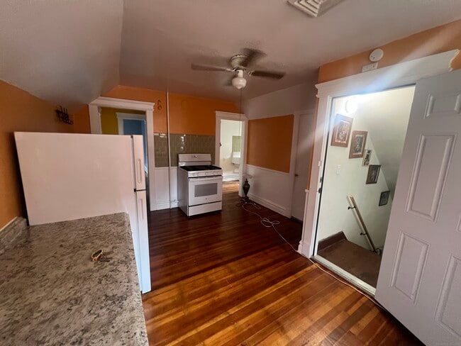 1458 Dixwell Ave in Hamden, CT - Building Photo - Building Photo