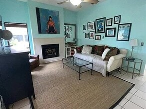 810 Hammockwood Ct in Sarasota, FL - Foto de edificio - Building Photo