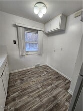 4385 Greenway Rd in South Euclid, OH - Building Photo - Building Photo