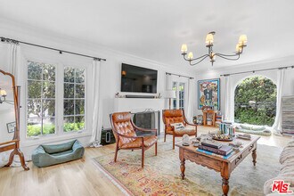 1009 Carol Dr in West Hollywood, CA - Building Photo - Building Photo