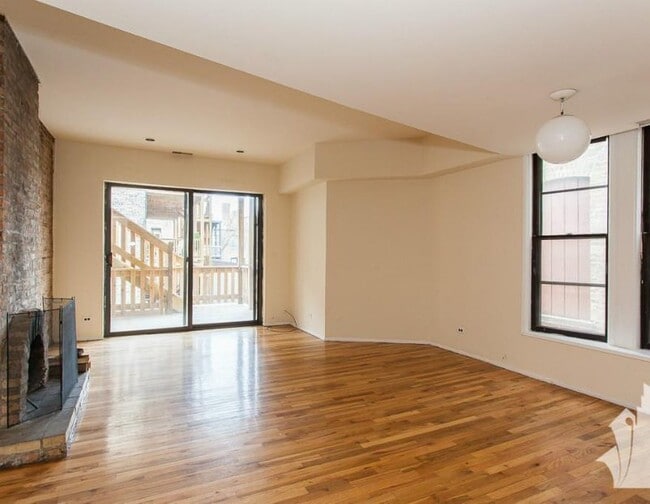 property at 606 W Surf St