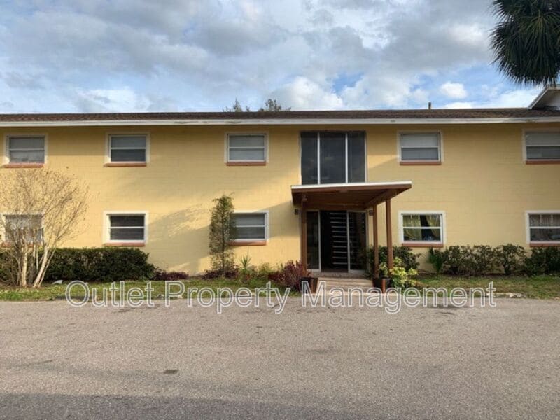 5885 Dahlia Dr in Orlando, FL - Building Photo