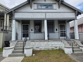 3030 Palmyra St in New Orleans, LA - Building Photo