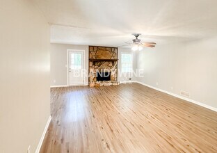 5756 Ivywood Dr in Stonecrest, GA - Building Photo - Building Photo