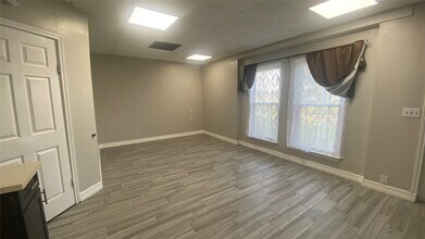 32910 Morrison Rd in Brookshire, TX - Building Photo - Building Photo