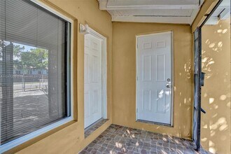 10430 NW 5th Ave-Unit -10430 in Miami, FL - Building Photo - Building Photo