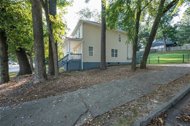 1331 Memorial Dr SE in Atlanta, GA - Building Photo - Building Photo
