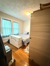 949 Adams St, Unit 949 Adams Street in Boston, MA - Foto de edificio - Building Photo