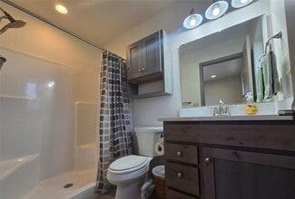 143 Rachel Ave in Ennis, MT - Foto de edificio - Building Photo