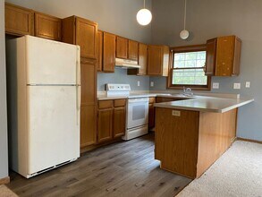 510 W Newhall Ave in Waukesha, WI - Foto de edificio - Building Photo