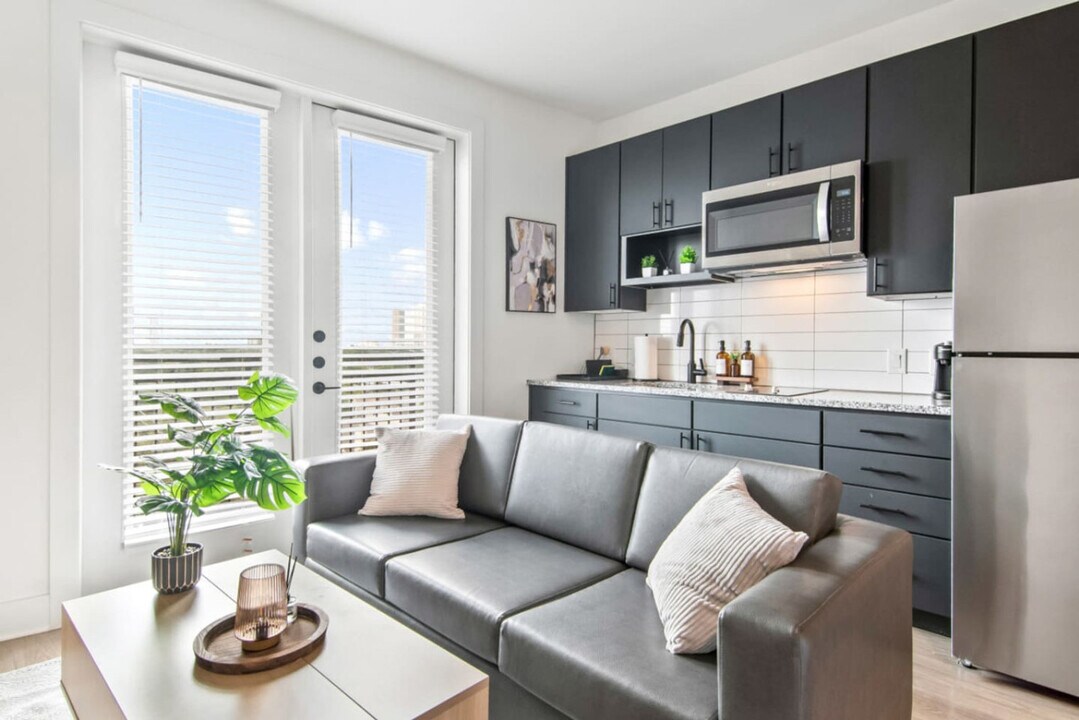 714 Richmond Ave in Houston, TX - Building Photo