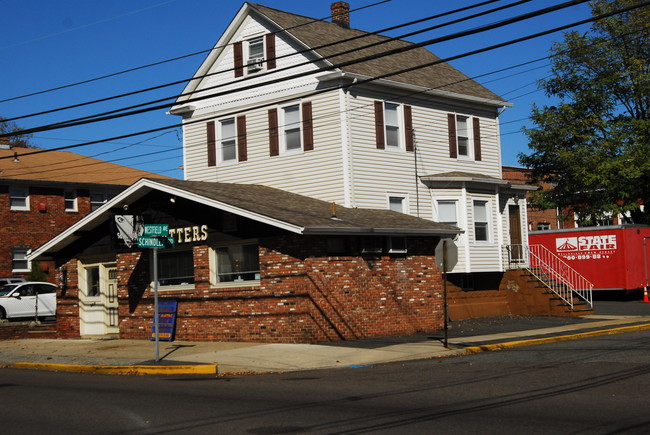 134 Westfield Ave in Clark, NJ - Building Photo - Building Photo