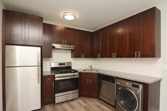 728 St Johns Ave in Highland Park, IL - Building Photo - Building Photo