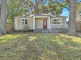 3960 Lively Ln in Dallas, TX - Building Photo