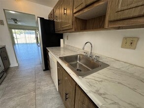 10725 NW 30th Pl, Unit 9 in Sunrise, FL - Building Photo - Building Photo