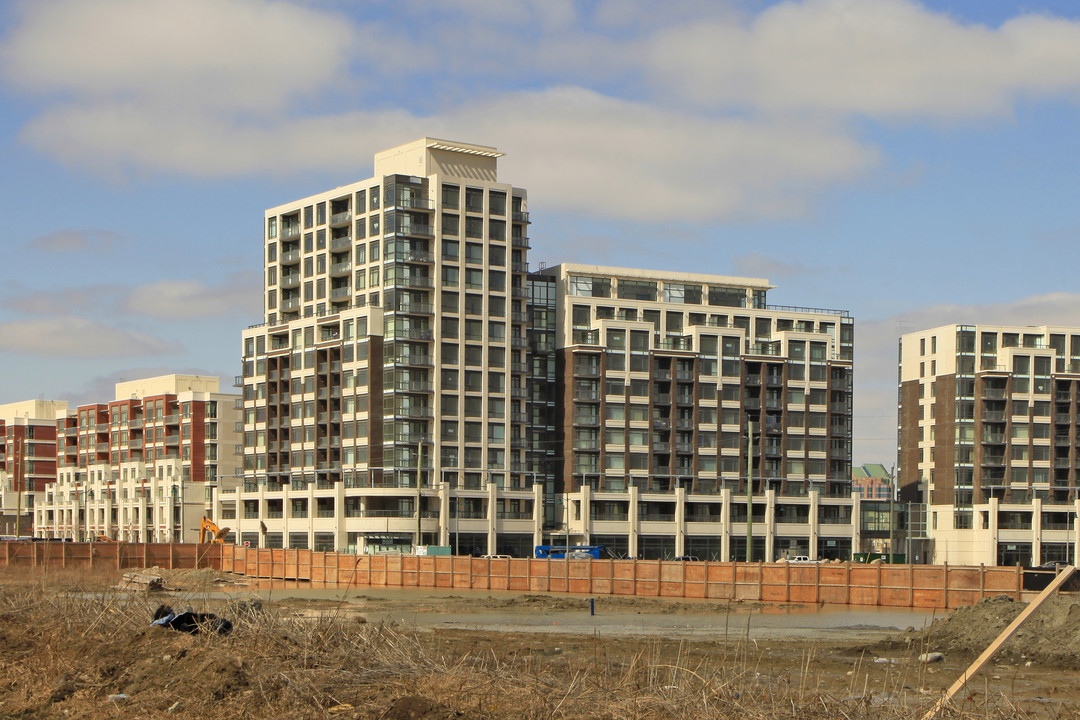 Nexus South in Markham, ON - Building Photo