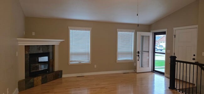 414 Appletree Ct in Cheyenne, WY - Foto de edificio - Building Photo