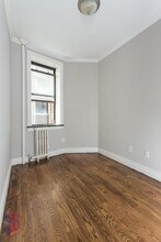 326 E 35th St in New York, NY - Building Photo - Building Photo
