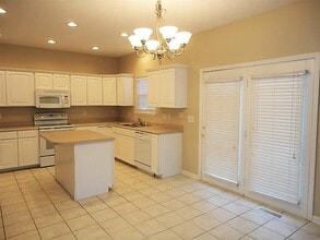 10059 Glenn Abbey Ln in Fishers, IN - Foto de edificio - Building Photo