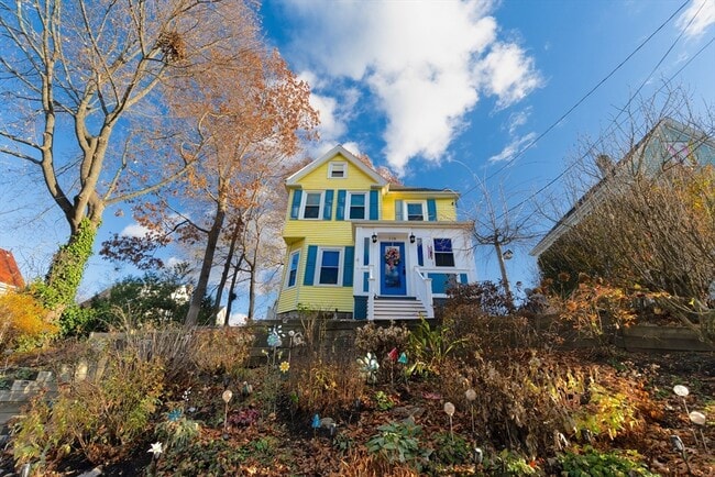 property at 118 Newburg St