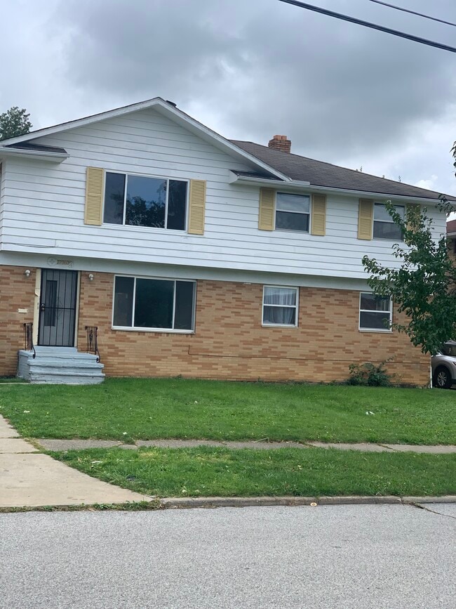 27360 Tungsten Rd Rentals in Euclid, OH