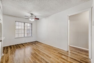 2301 E Fremont Ave in Centennial, CO - Building Photo - Building Photo