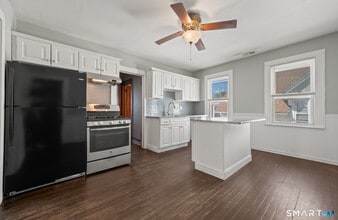 811 East St in New Britain, CT - Building Photo - Building Photo